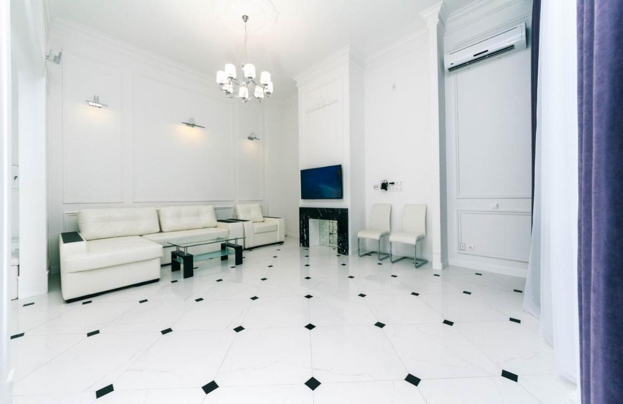 Vip Near Premier Palace & Arena City Київ Екстер'єр фото