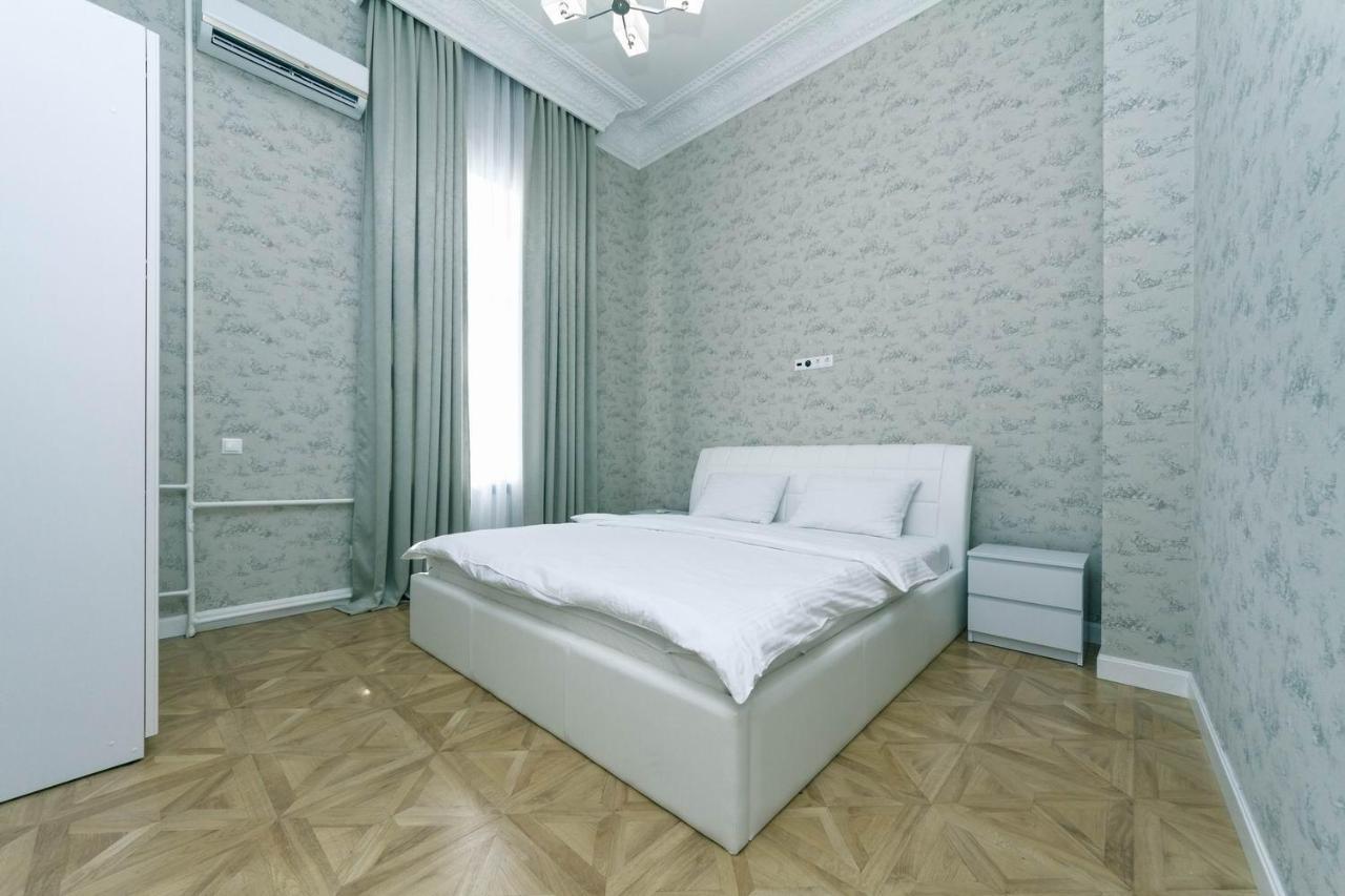 Vip Near Premier Palace & Arena City Київ Екстер'єр фото