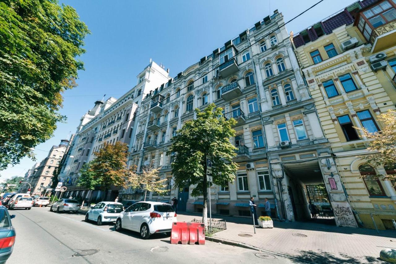 Vip Near Premier Palace & Arena City Київ Екстер'єр фото
