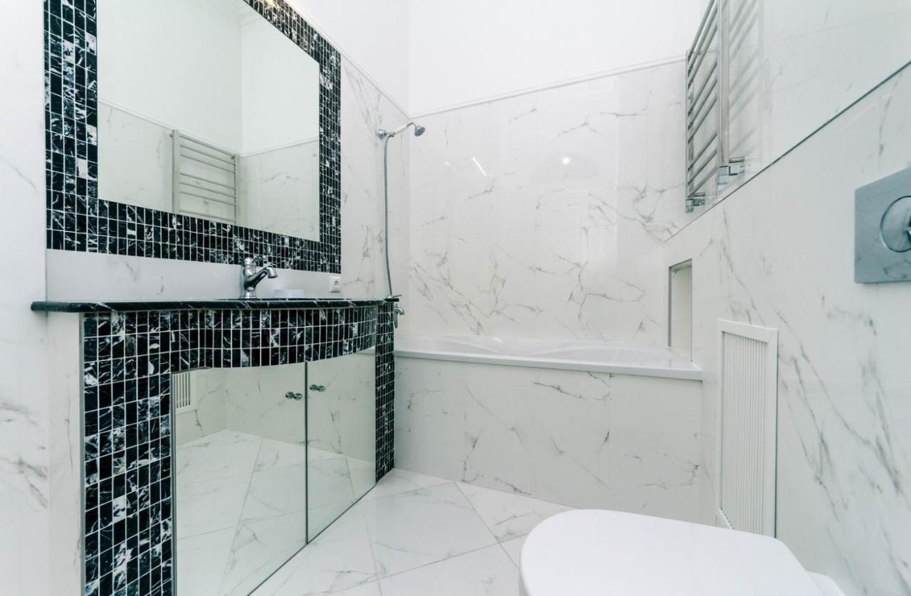 Vip Near Premier Palace & Arena City Київ Екстер'єр фото